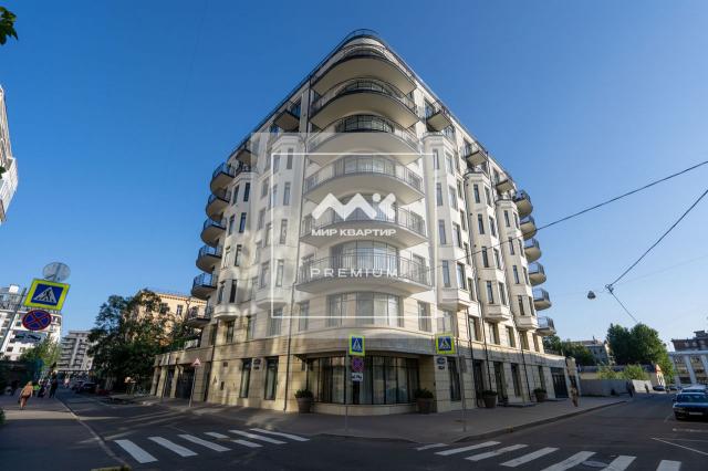 Малая Зеленина ул., 8