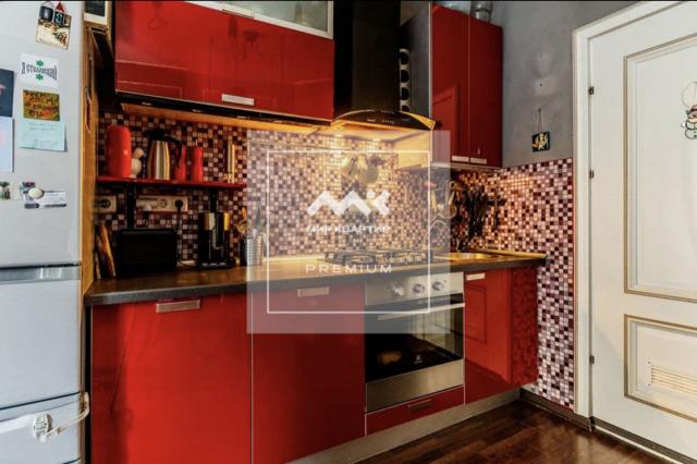 Кутузова наб., 30