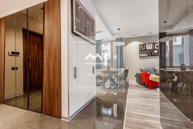 Смольная наб., 12