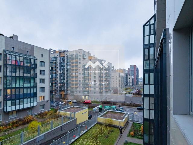 Адмирала Коновалова ул., 2-4