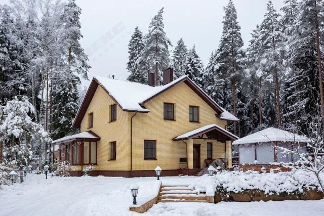 Ленинградская область, Медный Завод дер., Озерная ул., 35/20