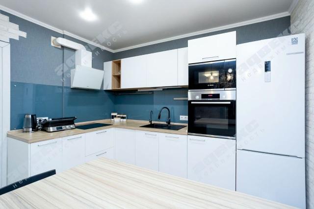 Вадима Шефнера ул., 14к1