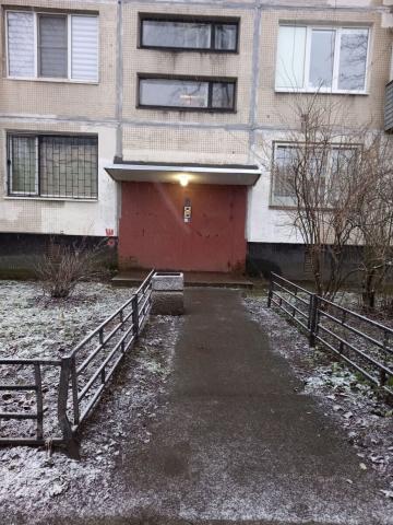 Крыленко ул., 35