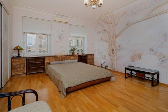 Восстания ул., 34