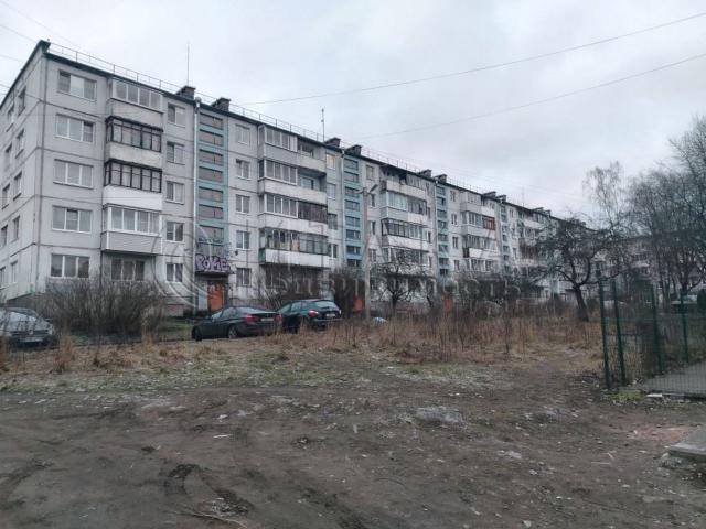 г. Луга, пр-кт. Урицкого, 66