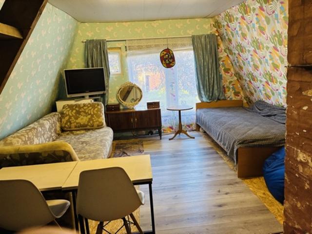 территория снт Буревестник-3, Кобрино, 1-я линия, 20