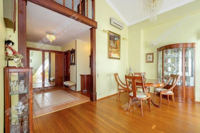 13-я Линия, 42