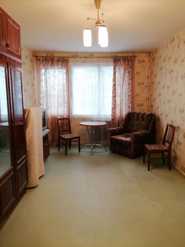 Лётчика Пилютова ул., 5