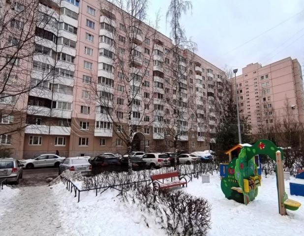 пр-кт. Авиаконструкторов, 32