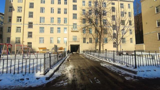 Курляндская ул., 25