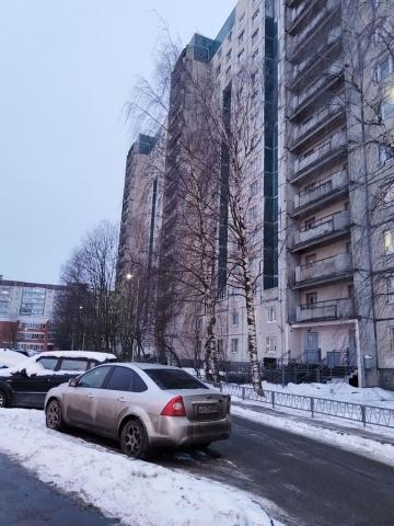 Маршала Казакова ул., 32