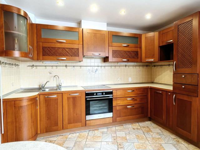 Кедринская ул., 8