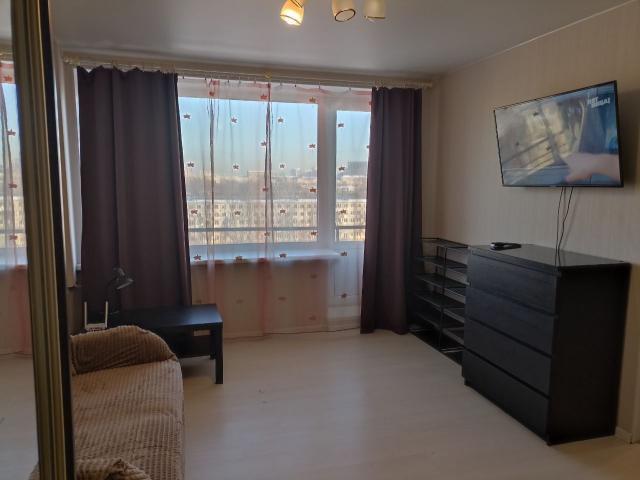 Новоизмайловский пр., 33