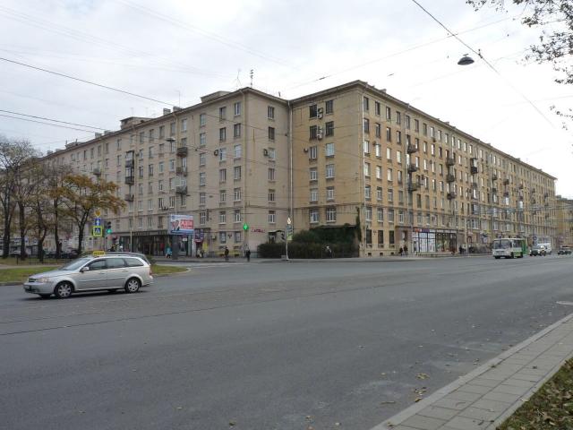 Ленсовета ул., 22