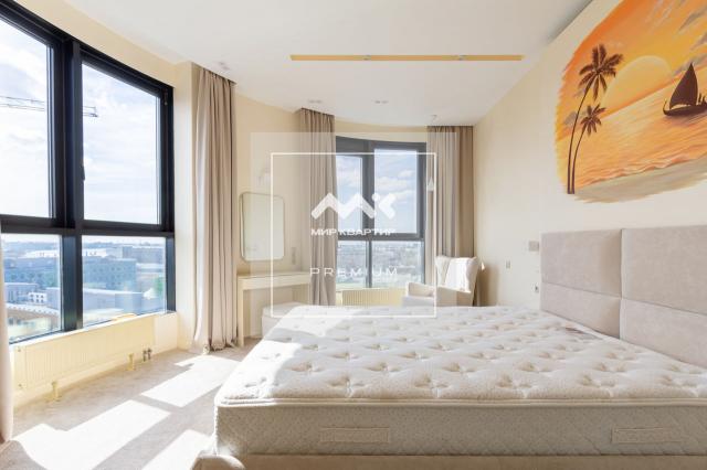 Жукова ул., 1