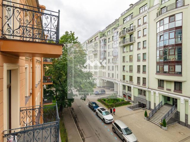 Офицерский пер., 13