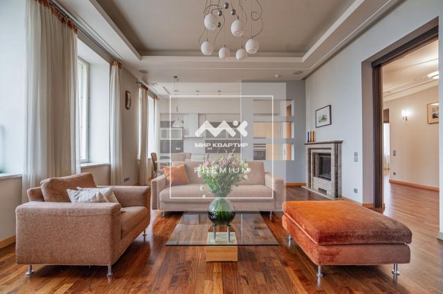 Захарьевская ул., 33