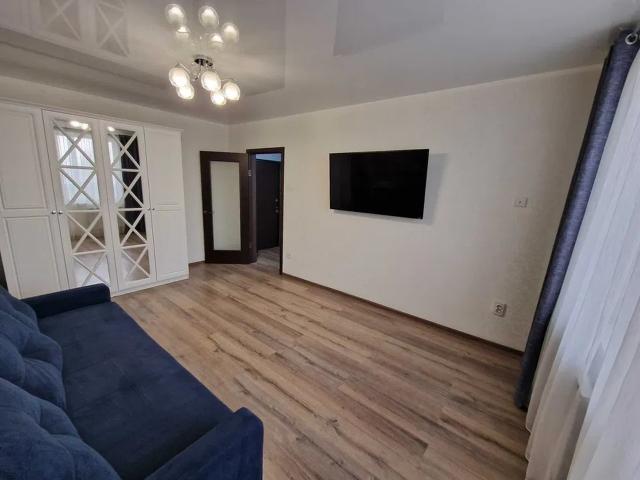 Шателена улица, 8