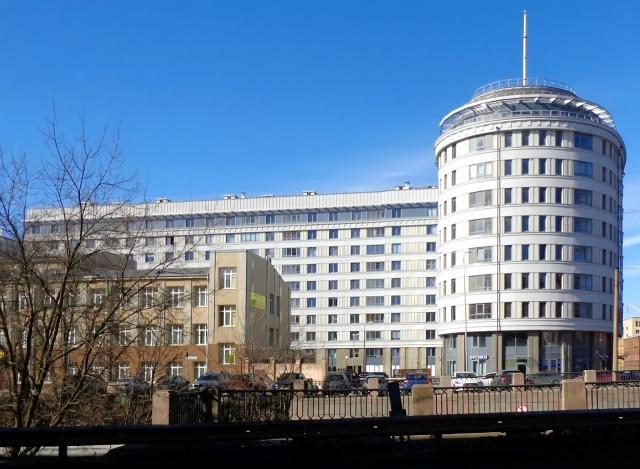 Уральская улица, 2