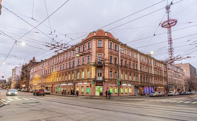 Комиссара Смирнова ул., 5/7