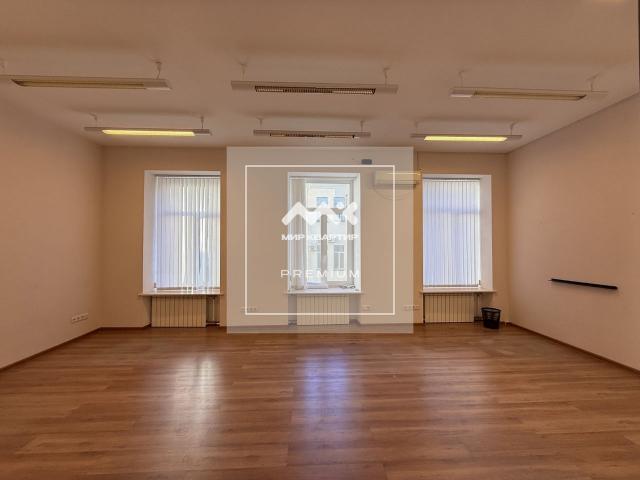 Малая Морская ул., 15