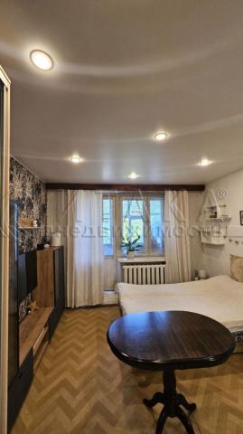 ул. Нахимова, 1