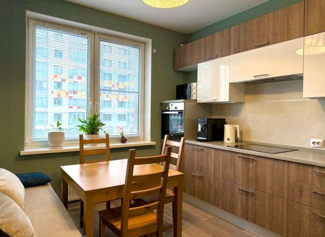 Среднерогатская ул., 9литА