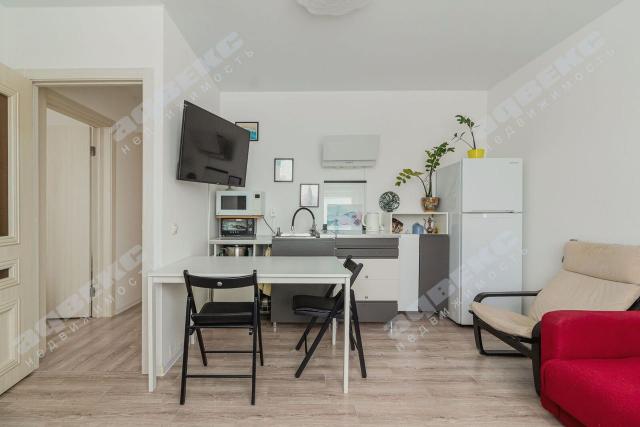 Ленинградская область, Новое Девяткино дер., Главная ул., 12