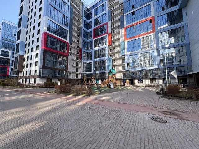 Александра Грина бул., 3