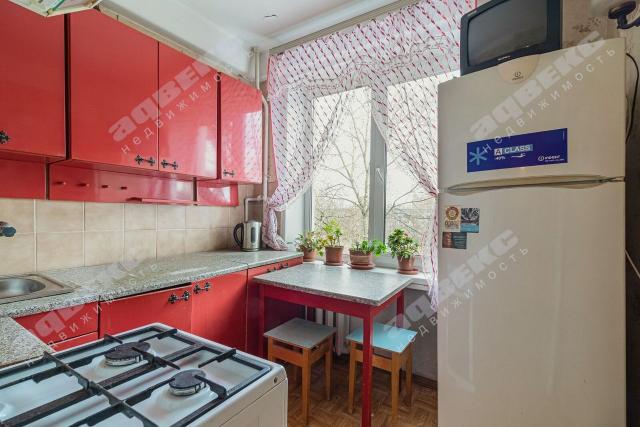 Космонавтов пр., 15