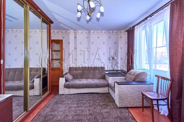 ул. Лёни Голикова, 20