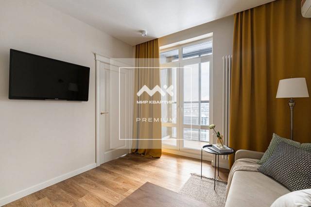 Головнина б-р., 3