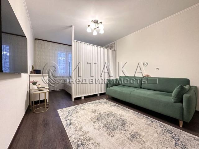 ул. Оптиков, 52к2