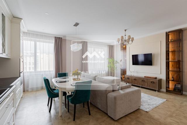 Смольный проспект, 17