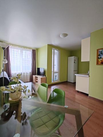 Головнина бул., 10