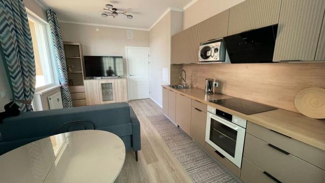 Нины Петровой ул., 7