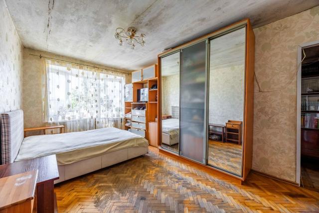 Средний пр., 92А