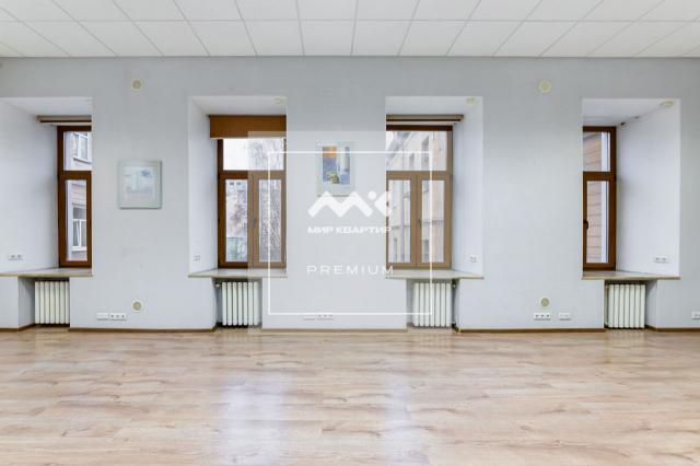 Суворовский проспект, 39