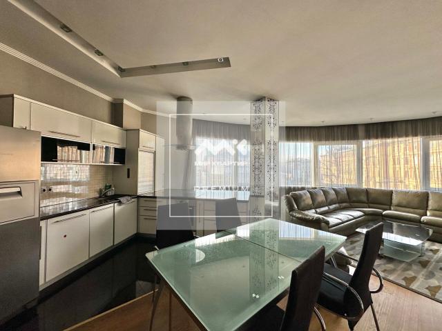 Большая Зеленина ул., 8