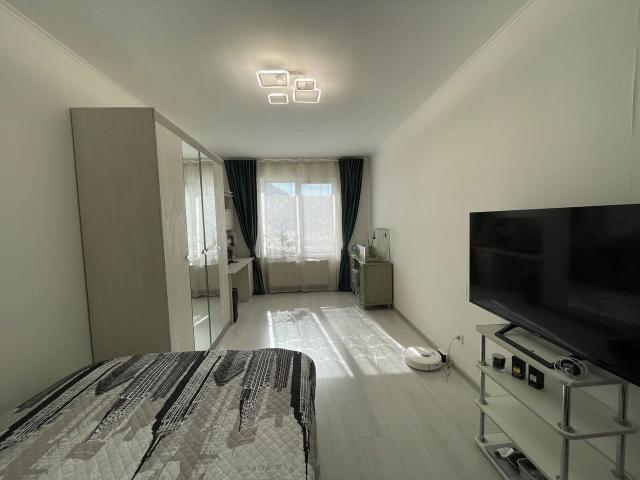 Комиссара Грушко ул., 6