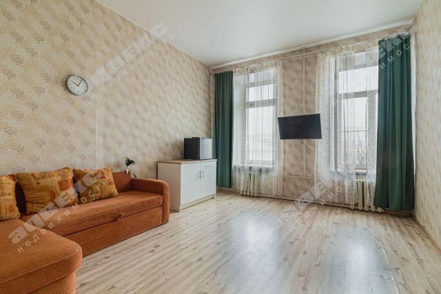 Малый пр. В.О., 10/62А