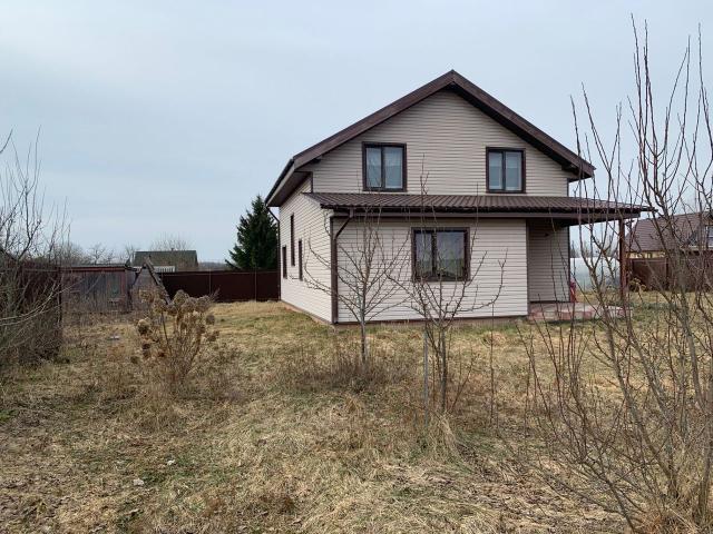 Ленинградская область, Петровская Горка дер., Центральная ул., 15