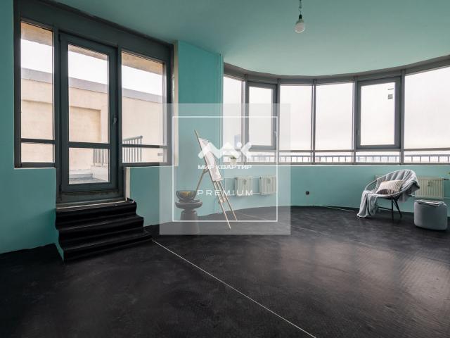 Московский проспект, 183-185