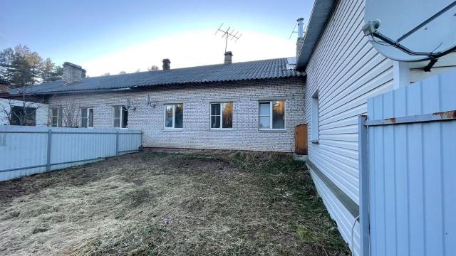 Ленинградская область, Лужское городское поселение, посёлок Пансионат Зелёный Бор ул., 12