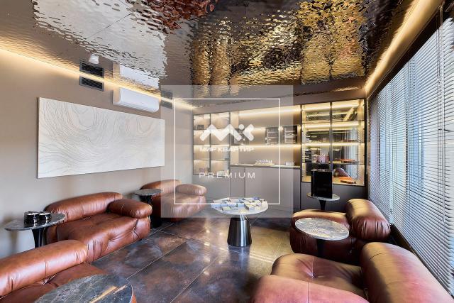 15-я В.О. линия, 84