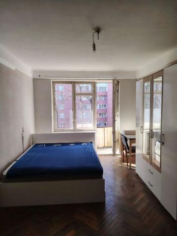 Ленсовета ул., 60