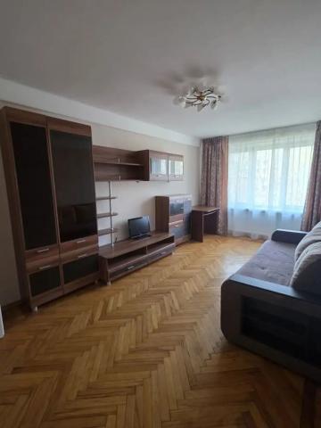 Революции ш., 45