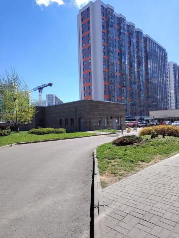Среднерогатская ул., 10/1