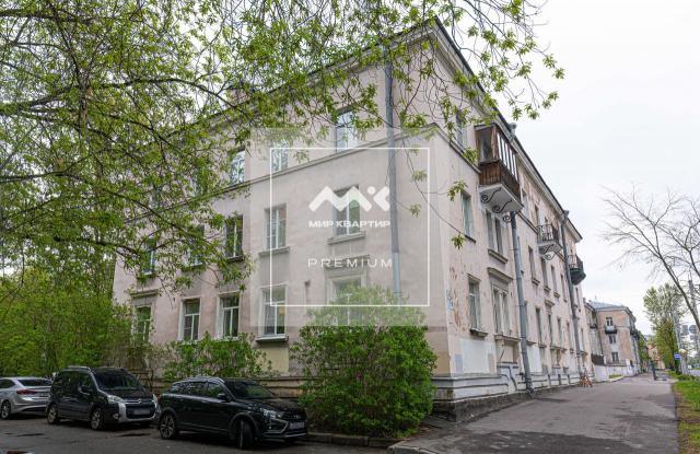 Лётчика Пилютова ул., 8
