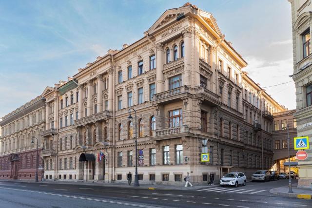 Адмиралтейская наб., 10